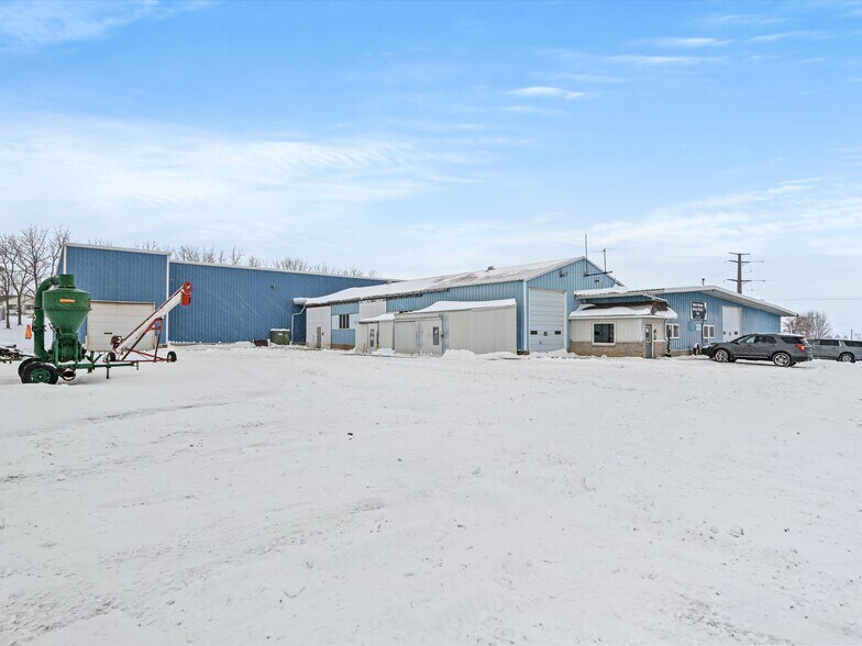 6869 Columbus St, New Vienna, IA à vendre - Photo du bâtiment - Image 3 de 26