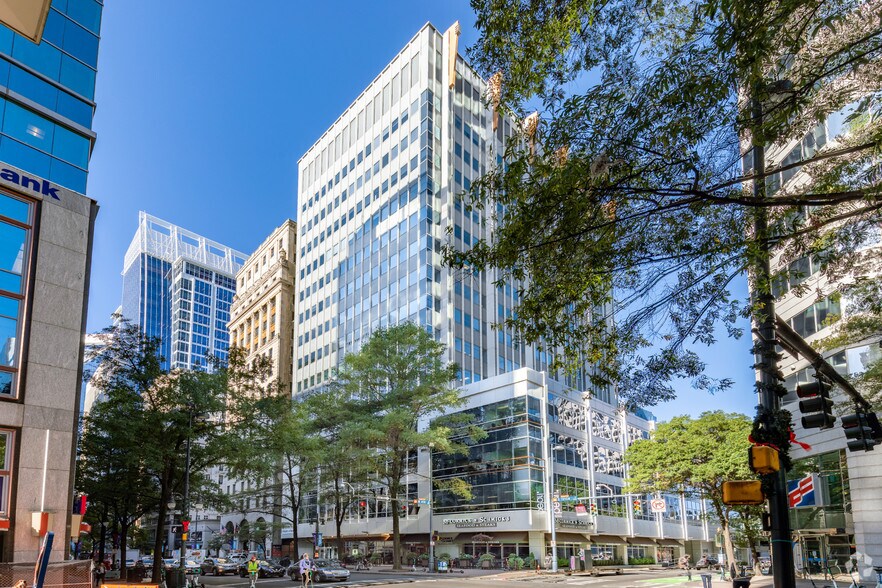 200 S Tryon St, Charlotte, NC à louer - Photo du bâtiment - Image 2 de 21