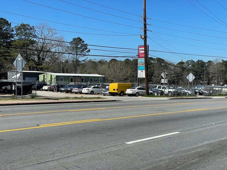 3915 Covington Hwy, Decatur, GA à louer - Photo du bâtiment - Image 2 de 2