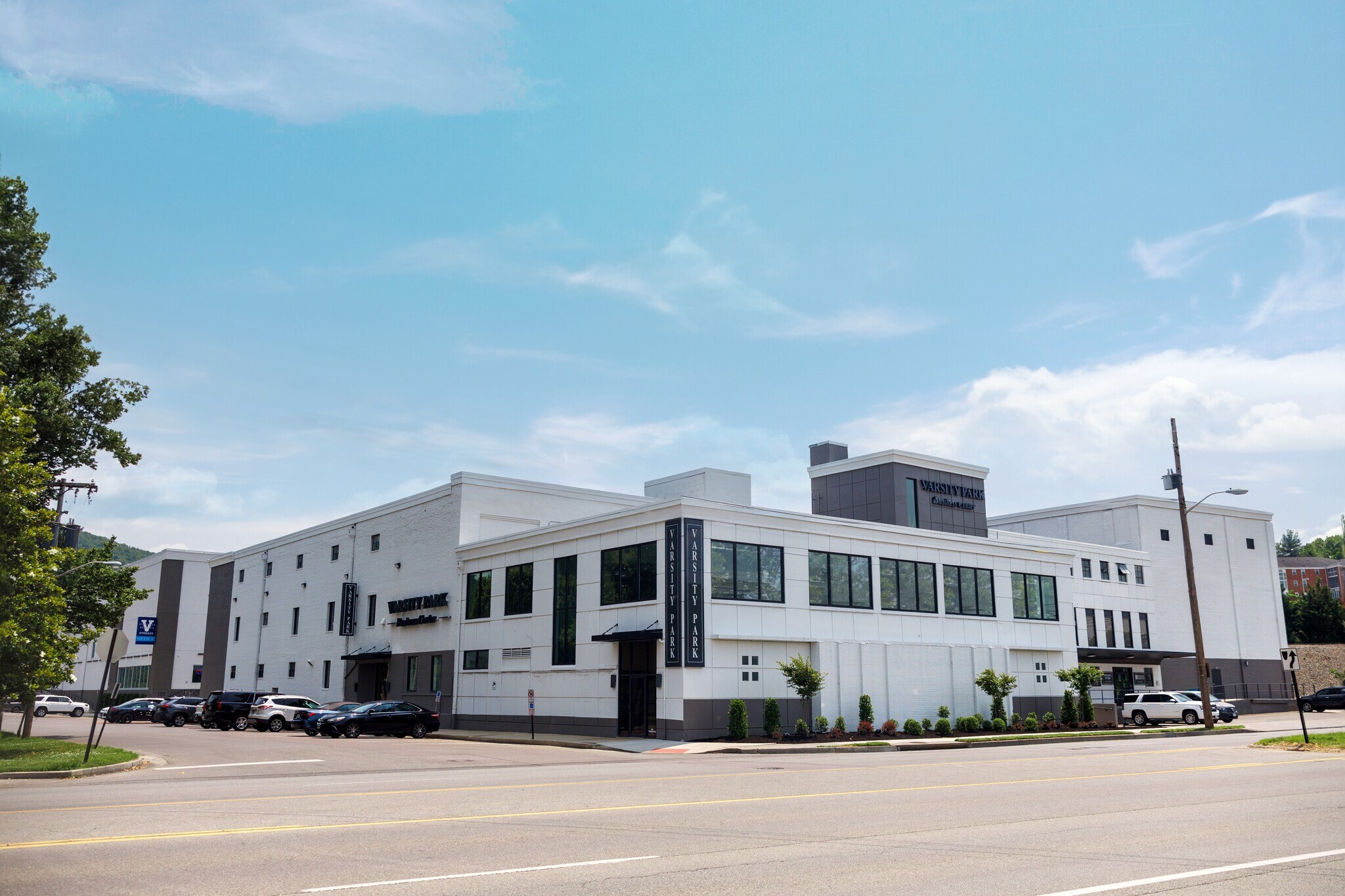 1948 Franklin Rd SW, Roanoke, VA à louer Photo du bâtiment- Image 1 de 11