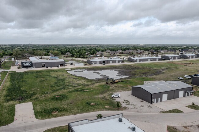 Plus de détails pour 000 Sales Dr, Waxahachie, TX - Industriel à louer