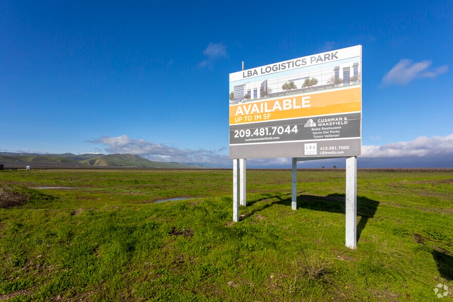 Rogers Rd, Patterson, CA for lease - Building Photo - Image 3 of 17