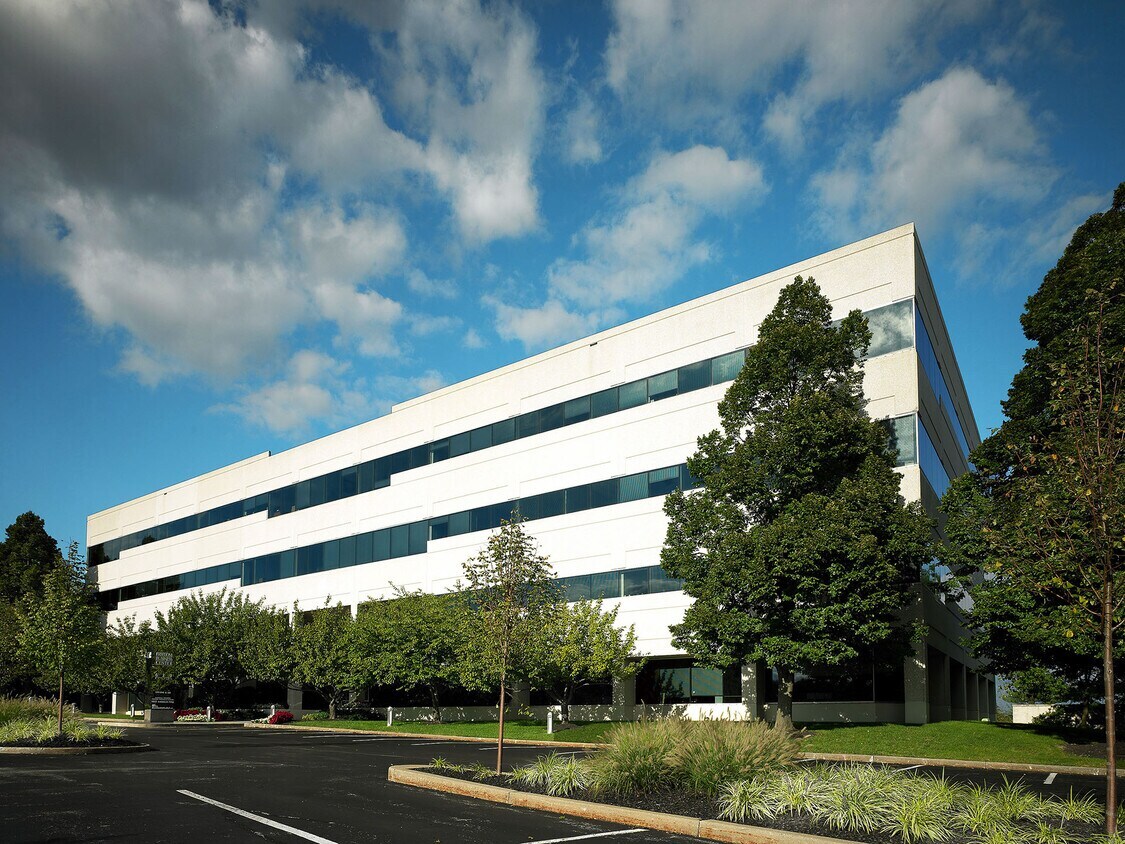 610 Freedom Business Ctr Dr, King Of Prussia, PA for lease Building Photo- Image 1 of 5