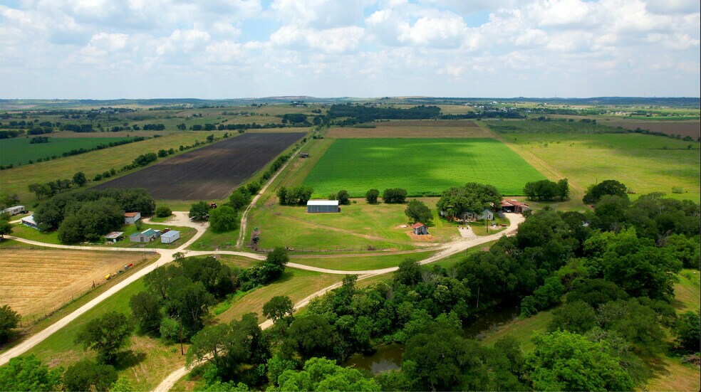 2550 York Creek Rd, New Braunfels, TX à vendre - Photo du bâtiment - Image 1 de 35