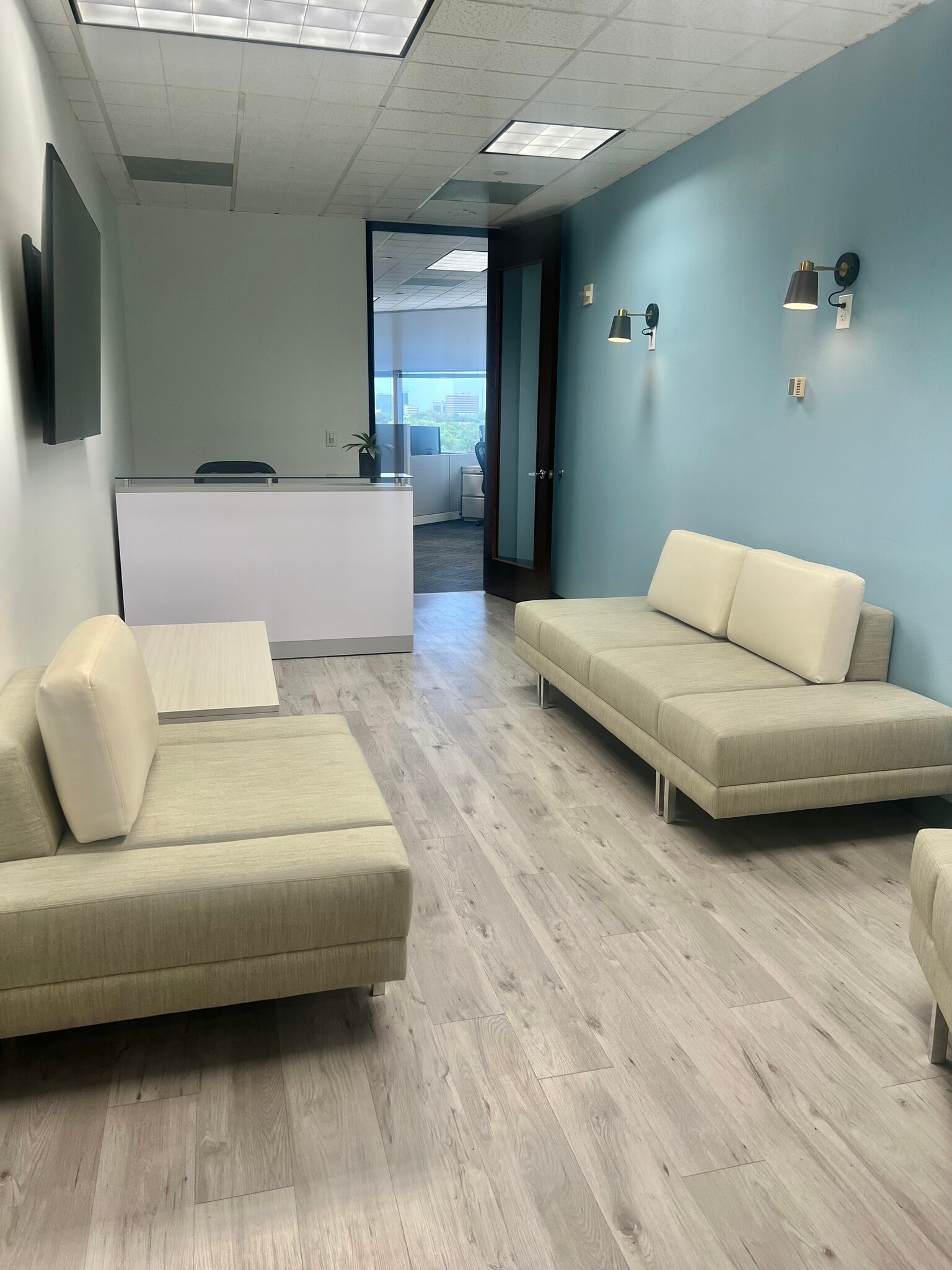 5220 Spring Valley Rd, Dallas, TX for lease Interior Photo- Image 1 of 10