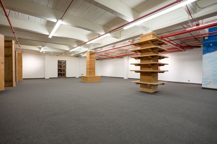 219 SW Broadway, Portland, OR à louer - Photo du bâtiment - Image 3 de 7