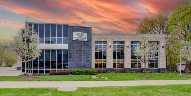 Plus de détails pour 100 Erb St E, Waterloo, ON - Bureau à vendre