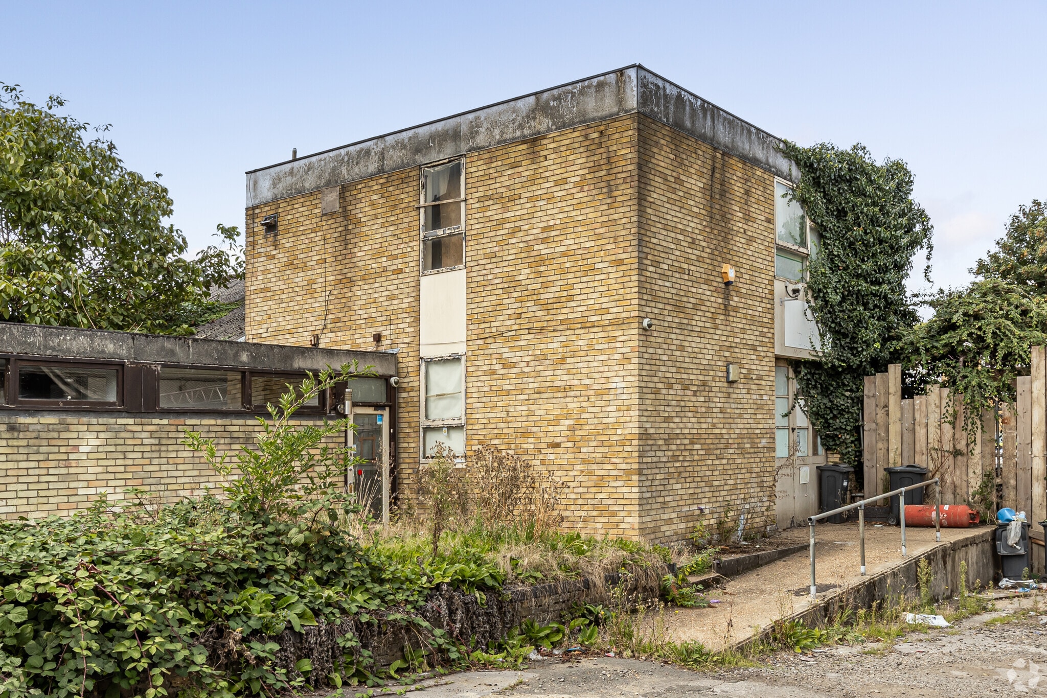 Holly Rd, Hampton à vendre Photo principale- Image 1 de 2