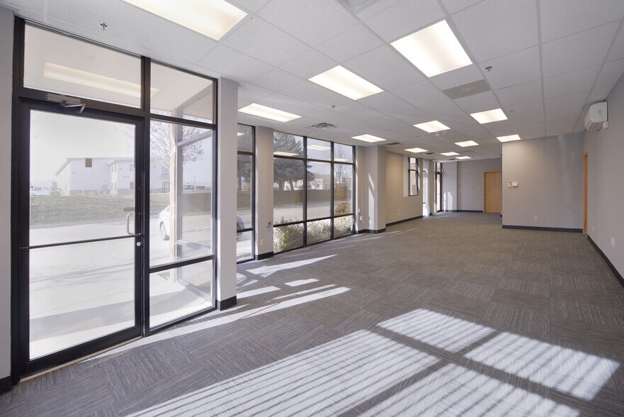 6748 N Franklin Ave, Loveland, CO à louer - Photo du bâtiment - Image 2 de 12