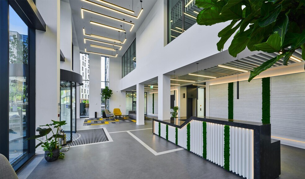 1 Manor House Dr, Coventry à louer - Photo du bâtiment - Image 3 de 11