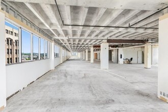 1100 Market St, Chattanooga, TN for lease Building Photo- Image 2 of 3