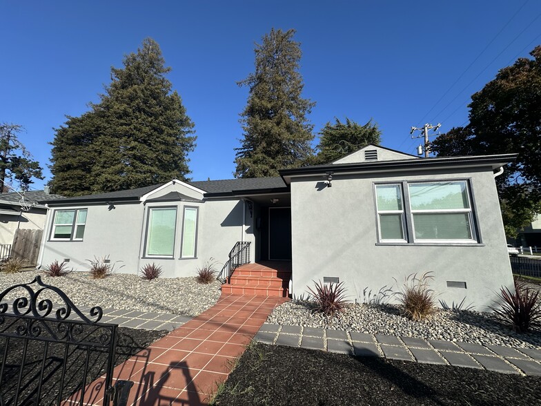 1600 B St, Hayward, CA à louer - Photo du bâtiment - Image 3 de 21