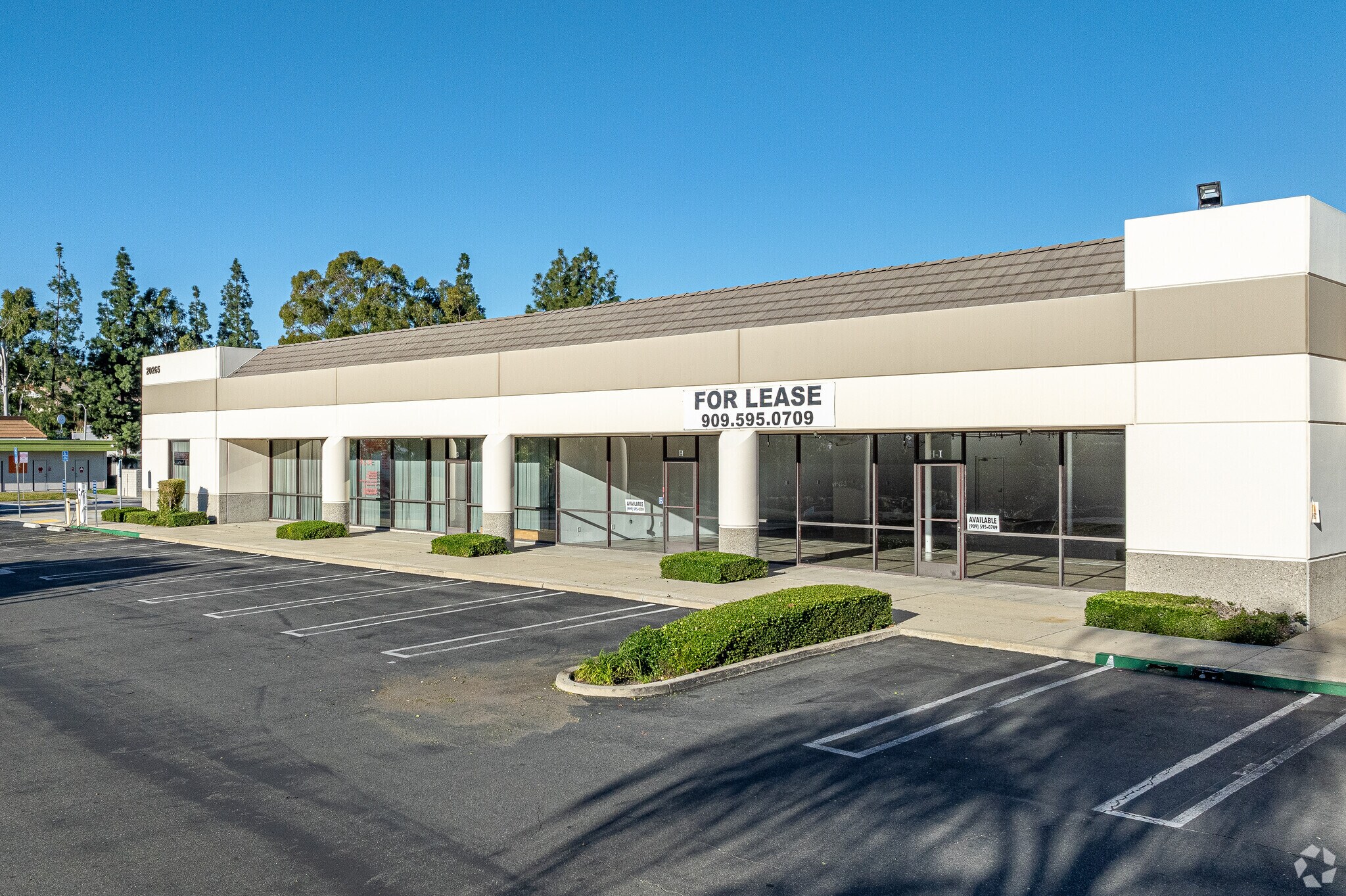 20265 E Valley Blvd, Walnut, CA à louer Photo du bâtiment- Image 1 de 26