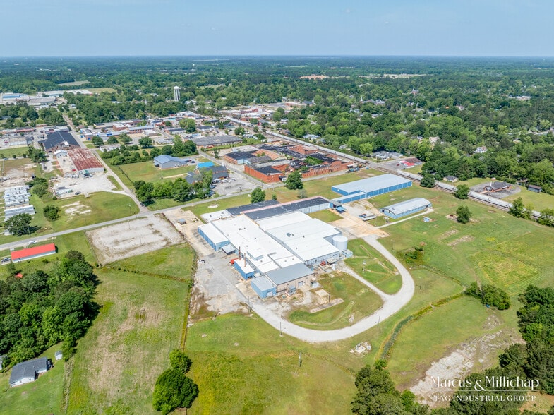 215 S Mullins St, Mullins, SC à vendre - Photo du bâtiment - Image 3 de 10