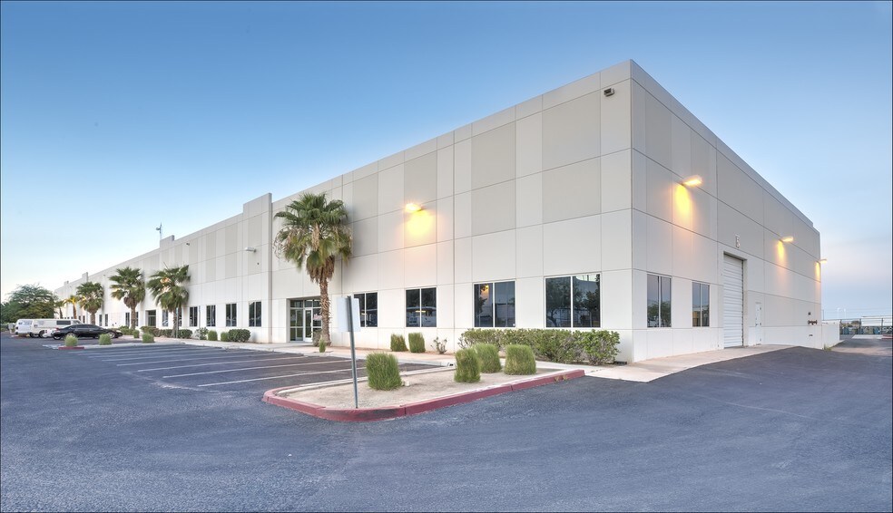 1754 Carr Rd, Calexico, CA à louer - Photo du bâtiment - Image 3 de 3