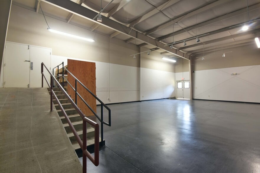 511 W Broad Ave, Albany, GA for sale - Interior Photo - Image 3 of 40