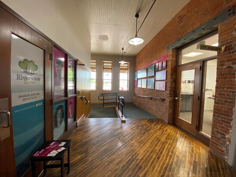 1789 Elm St, Dubuque, IA à louer - Photo intérieure - Image 3 de 4