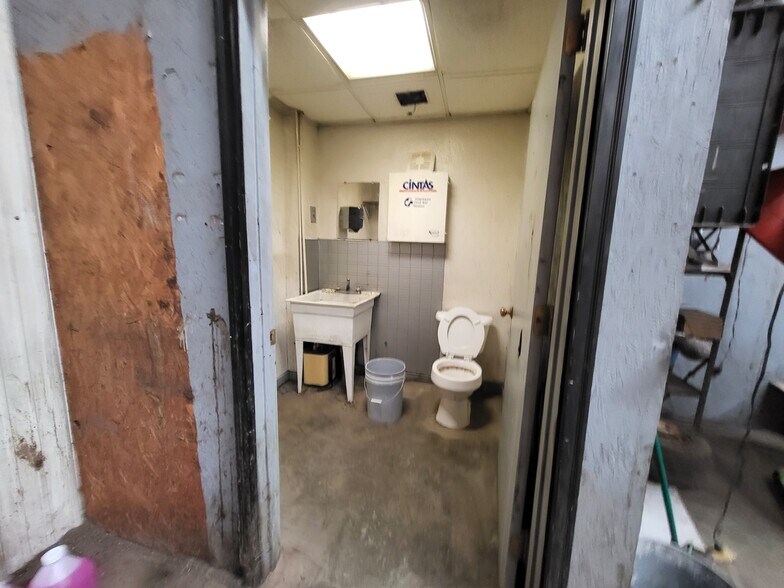 569 W Valley St, Granby, MO à louer - Photo du bâtiment - Image 2 de 22