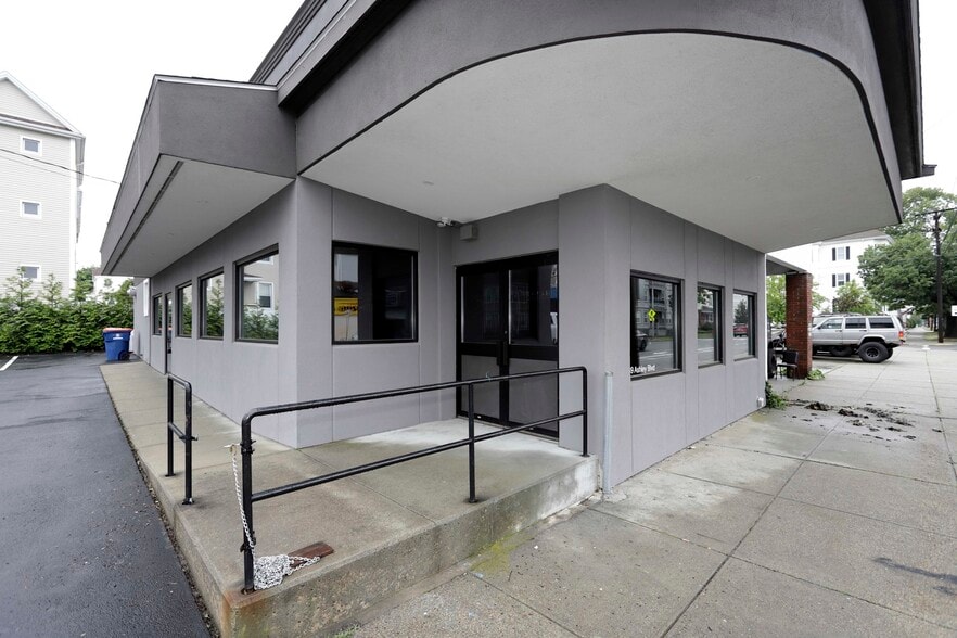 489 Ashley Blvd, New Bedford, MA for sale - Building Photo - Image 3 of 40