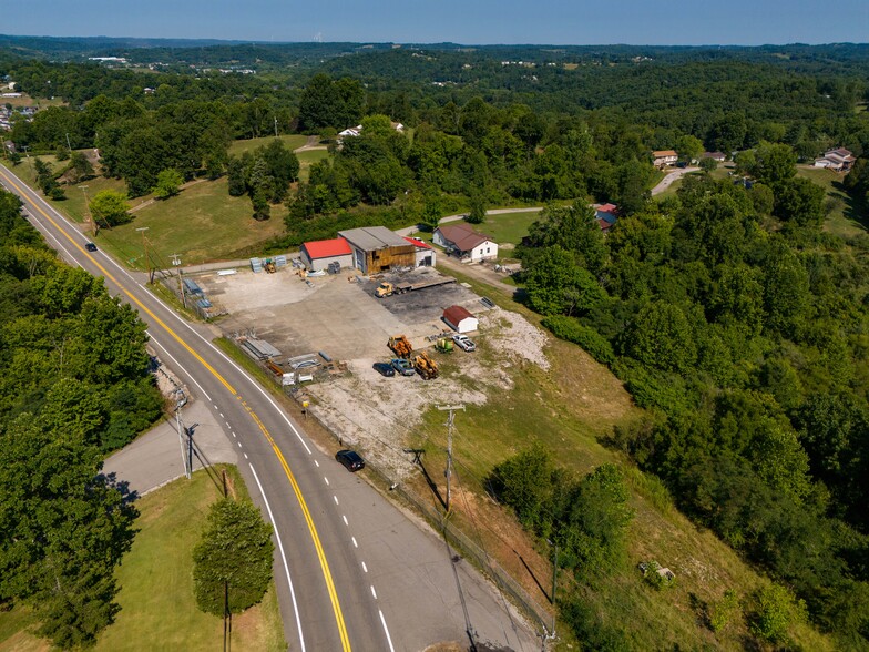 525 Highlawn Dr, Ripley, WV à vendre - Photo du bâtiment - Image 2 de 15