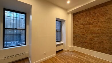 16 E 41st St, New York, NY à louer Photo intérieure- Image 1 de 6