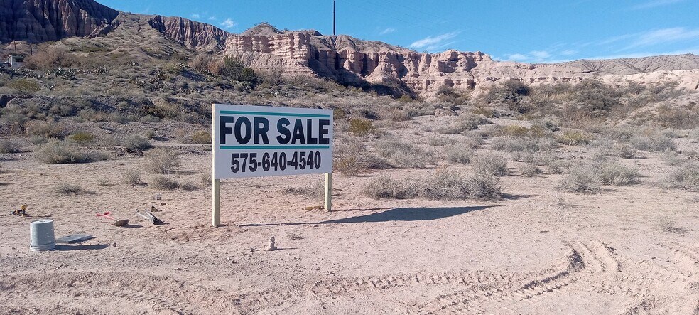 220 La Guarda Ave, Williamsburg, NM for sale - Building Photo - Image 1 of 8