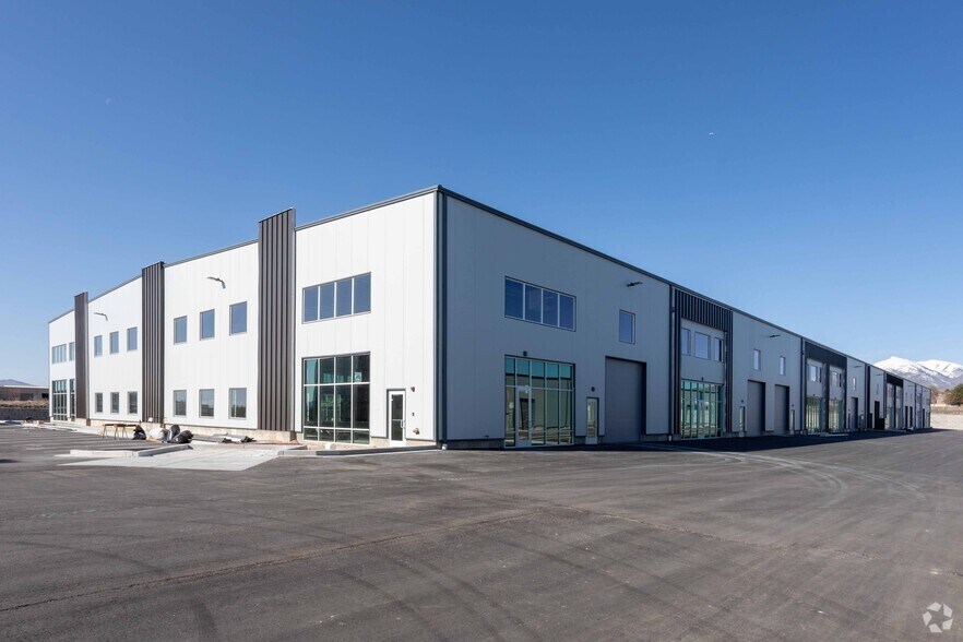 6580 S Airport Rd, West Jordan, UT à louer - Photo du bâtiment - Image 2 de 3