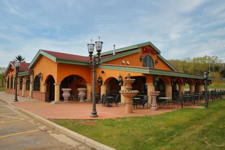 4207 Oakwood Hills Pkwy, Eau Claire, WI à vendre - Photo principale - Image 2 de 22