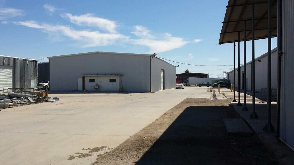 120 E Ross Ave, El Centro, CA à vendre - Photo du bâtiment - Image 2 de 10