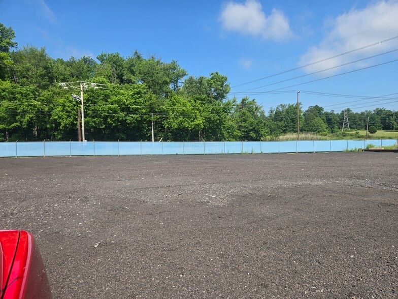 3285 Old Bethlehem Pike, Coopersburg, PA for lease - Building Photo - Image 3 of 4