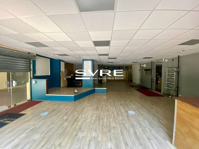 Retail in Marseille for lease - Building Photo - Image 2 of 11