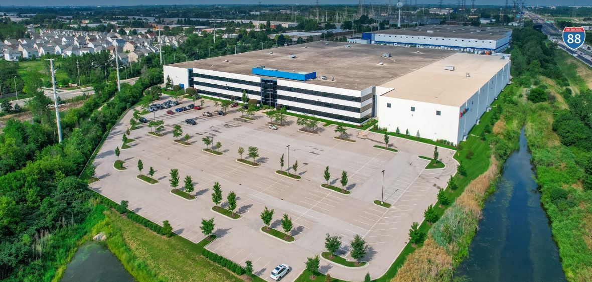 2727 W Diehl Rd, Naperville, IL à louer Photo du bâtiment- Image 1 de 3