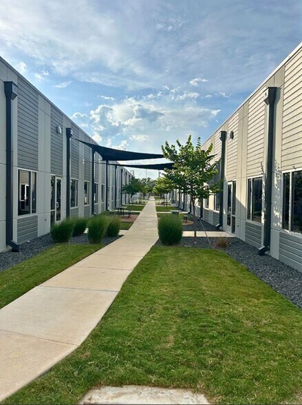 4318 De Zavala Rd, San Antonio, TX à vendre - Photo du bâtiment - Image 1 de 41