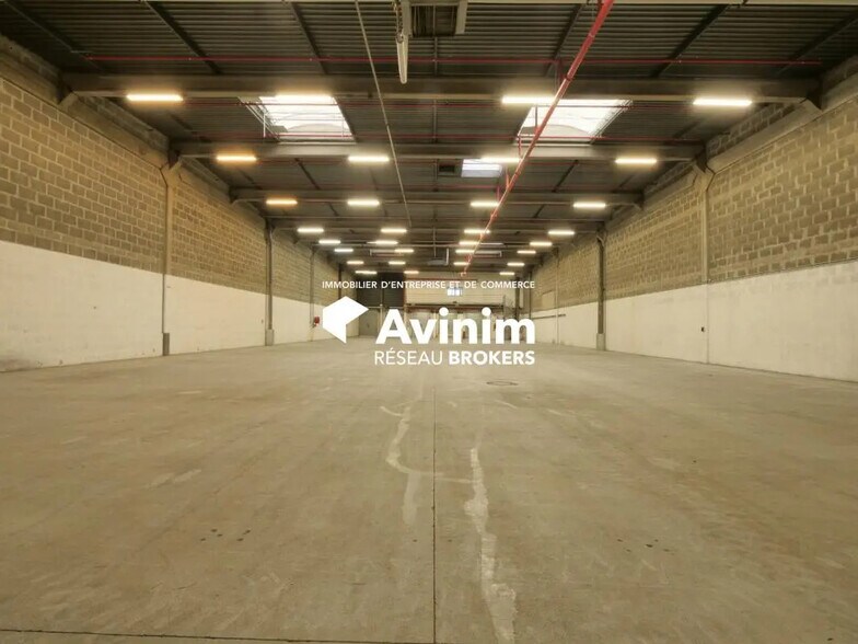 Industrial in Herblay-sur-Seine for lease - Building Photo - Image 2 of 5
