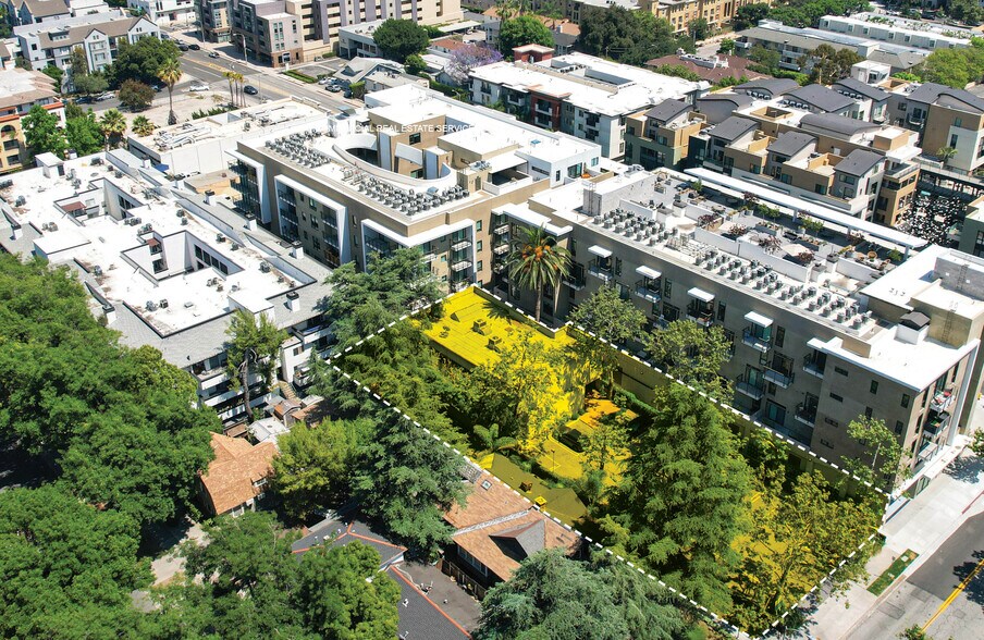 234-238 N El Molino Ave, Pasadena, CA à vendre - Photo du bâtiment - Image 2 de 14