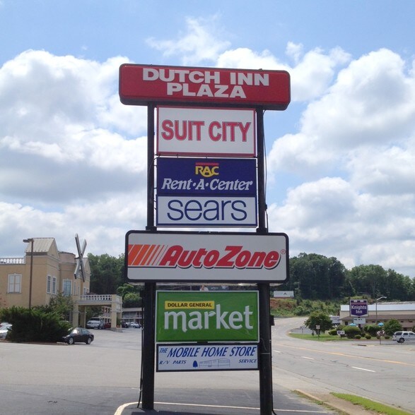 2424 Virginia Ave, Collinsville, VA à louer - Photo du bâtiment - Image 2 de 8