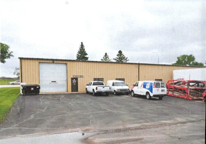 4301-4303 12th Ave N, Fargo, ND à louer - Photo du bâtiment - Image 1 de 13