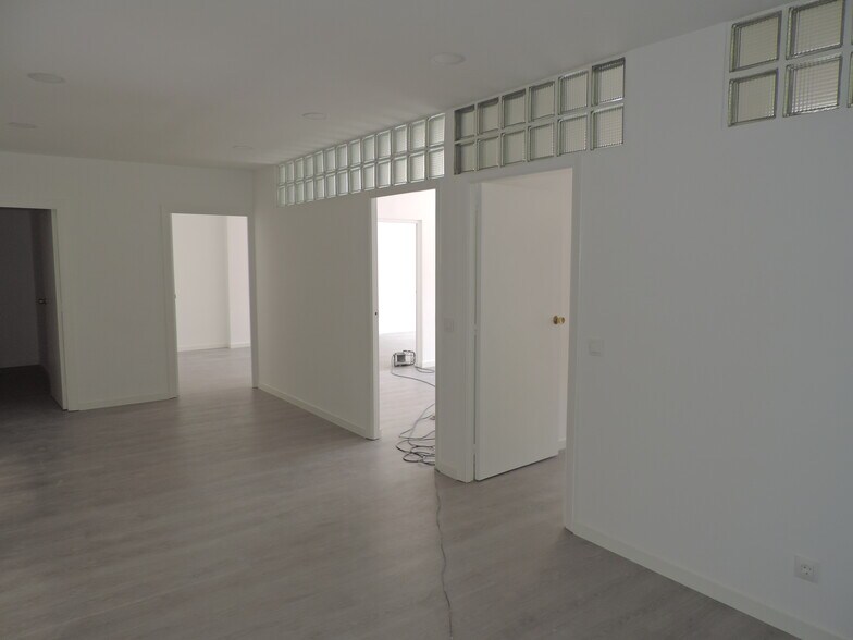 Multifamily in Madrid, Madrid for sale - Interior Photo - Image 3 of 3