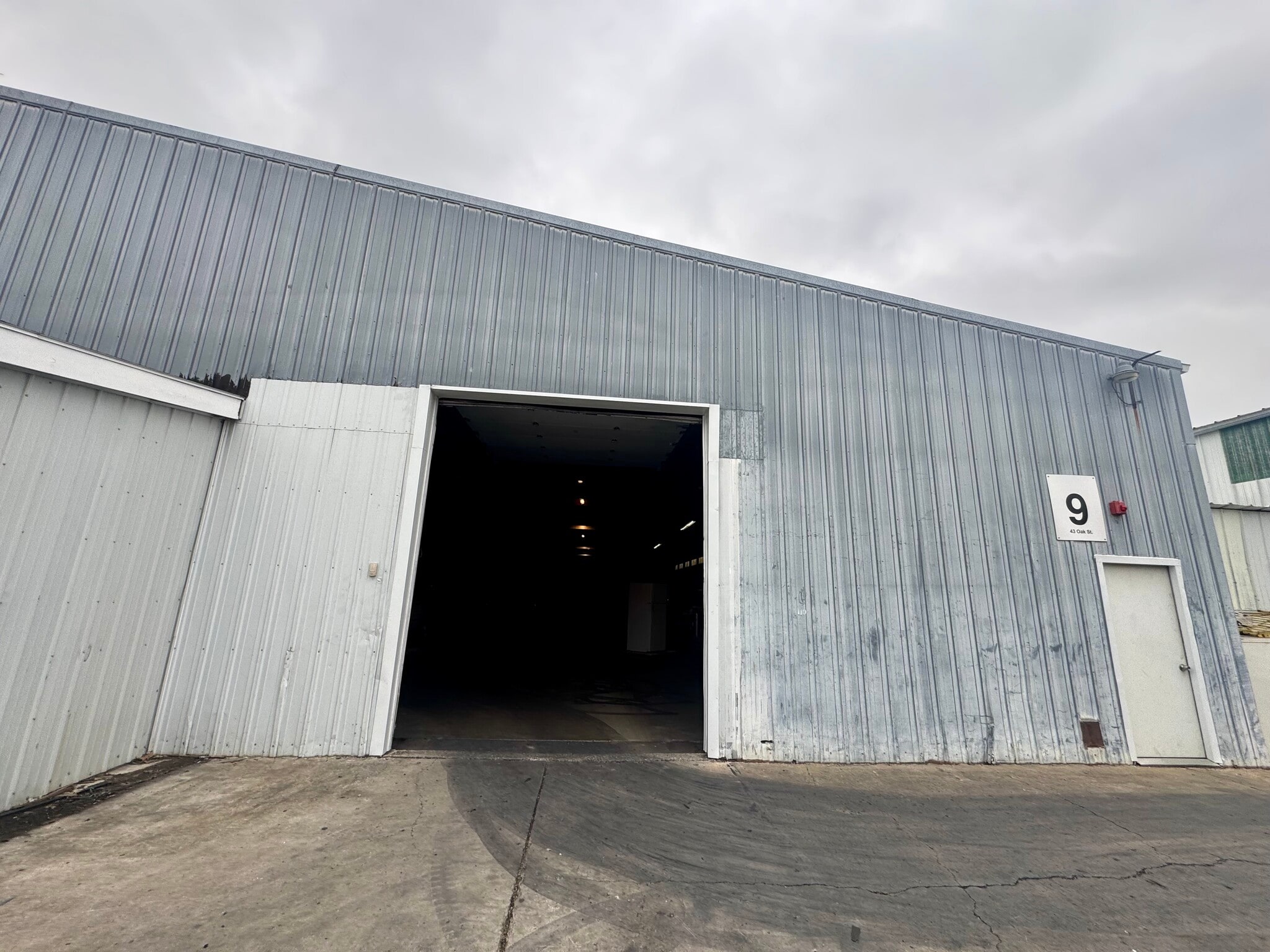 43 Oak St, Bristol, IL for lease Primary Photo- Image 1 of 11