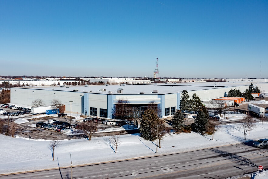 343 E Lies Rd, Carol Stream, IL for lease - Primary Photo - Image 1 of 7