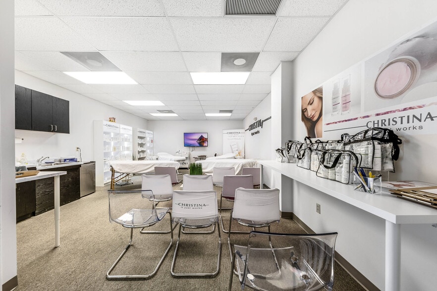 4101 Ravenswood Rd, Dania Beach, FL for lease - Interior Photo - Image 3 of 11