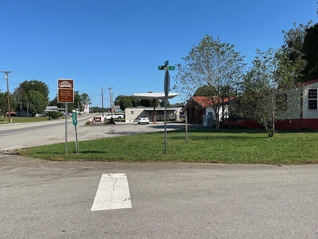 269 S Main St, Lobelville, TN for sale Primary Photo- Image 1 of 16