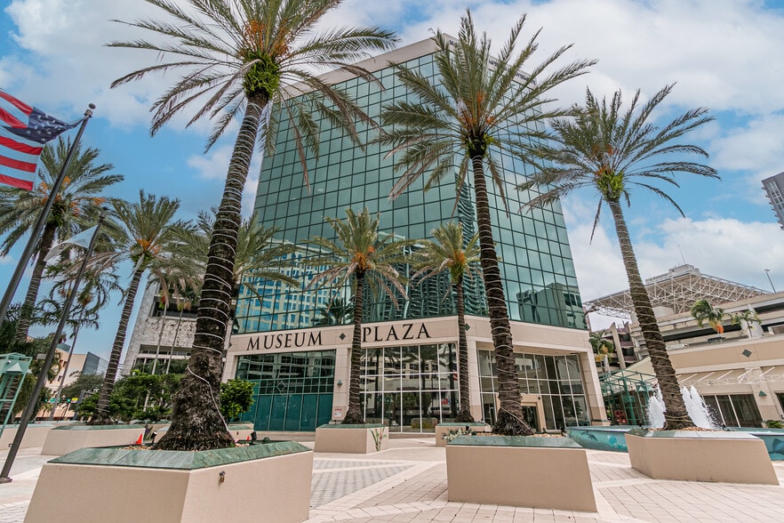 200 S Andrews Ave, Fort Lauderdale, FL for lease - Building Photo - Image 1 of 17