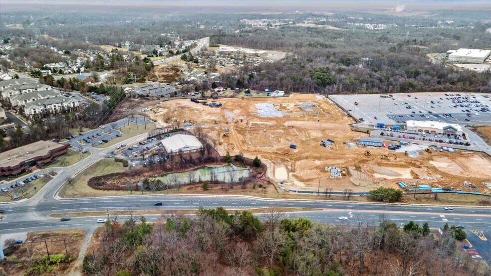 2509 Caton Hill Rd, Woodbridge, VA à vendre - Photo du bâtiment - Image 2 de 24