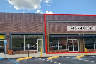 770 Shades Mountain Plz, Hoover, AL à louer Photo du bâtiment- Image 1 de 1