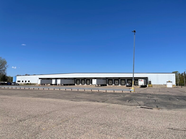 100 Wisconsin River Dr, Port Edwards, WI for sale - Building Photo - Image 3 of 11