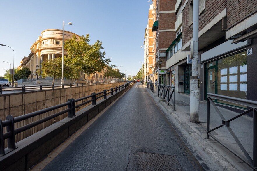 Retail in Granada for sale - Building Photo - Image 1 of 15