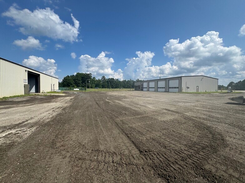 21330 Blue Star Hwy, Jarratt, VA à louer - Photo du bâtiment - Image 2 de 17