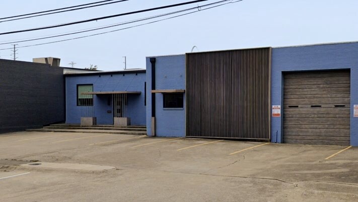 1027 Dragon St, Dallas, TX à louer - Photo du bâtiment - Image 2 de 3