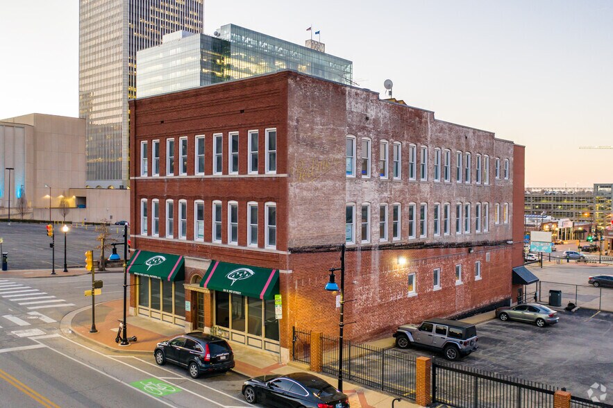 233 S Detroit Ave, Tulsa, OK à louer - Photo principale - Image 2 de 11